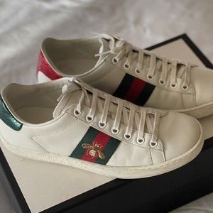 Gucci Women's Ace Embriodered Sneaker with Bee in White Leather